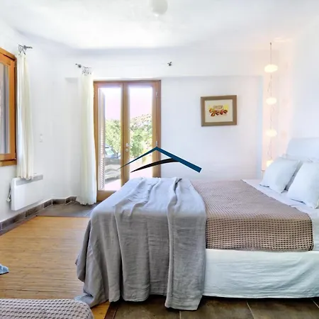 Ailiea With A Swimming Pool And Fantastic Sea View Near *